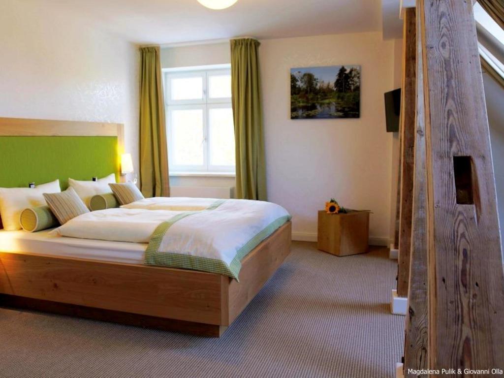Hotel Und Restaurant Am Peenetal Liepen  Oda fotoğraf